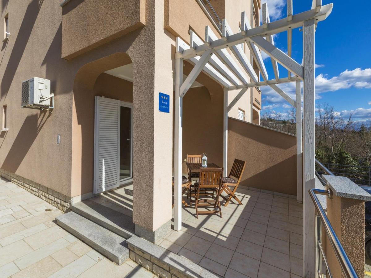 Apartment Color Green Dramalj Exterior photo